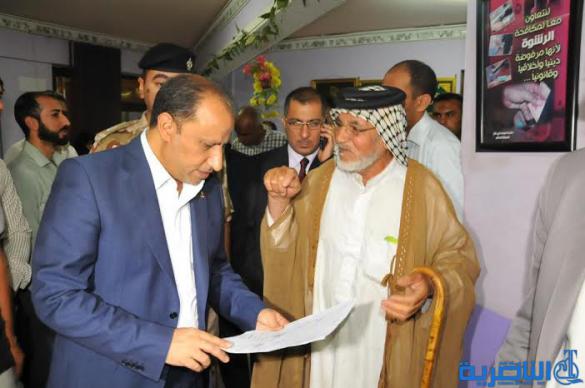 محافظ ذي قار يؤدي مهام عمله من موقع ادنى في دائرة صحة المحافظة - تقرير مصور -
