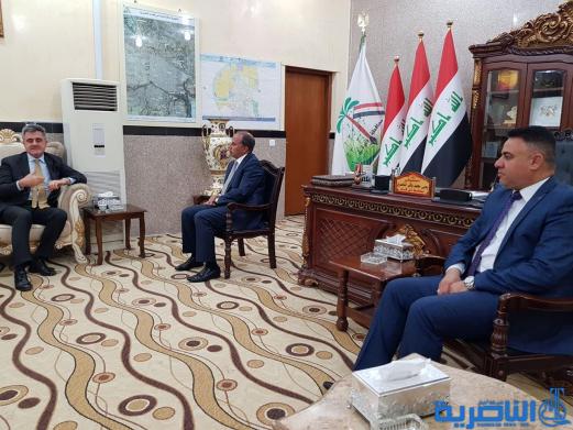 محافظ ذي قار يبحث مع السفير الايطالي الاستثمار في قطاعي النفط والسياحة