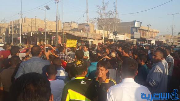 بالصور : المئات يتظاهرون في الرفاعي للمطالبة بالخدمات ومحاسبة المفسدين