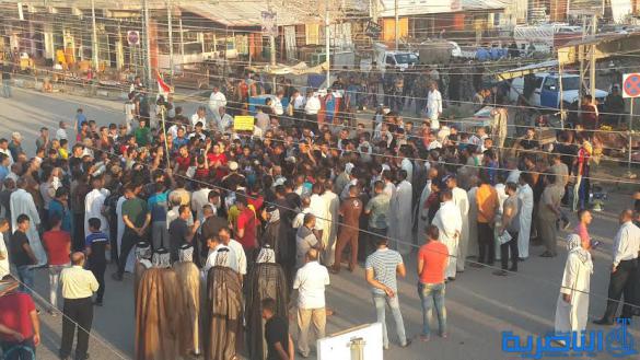بالصور : المئات يتظاهرون في الرفاعي للمطالبة بالخدمات ومحاسبة المفسدين