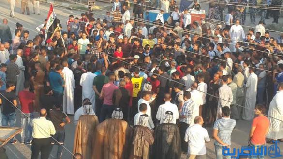 بالصور : المئات يتظاهرون في الرفاعي للمطالبة بالخدمات ومحاسبة المفسدين