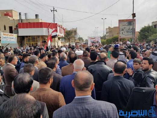 بالصور:العشرات يتظاهرون ضد الخصخصة في ذي قار