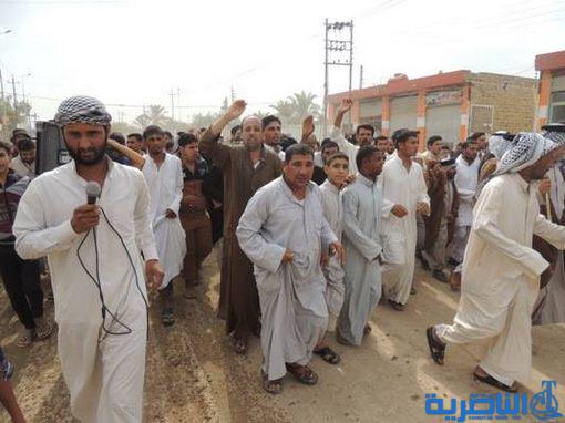 متظاهرون في سيد دخيل يطالبون باقالة مدير الناحية وحل المجلس البلدي فيها - تقرير مصور - 