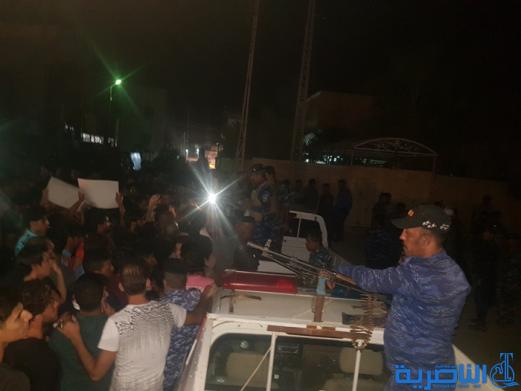 بالصور: متظاهرون يغلقون مقر شركة الخصخصة في قضاء الرفاعي