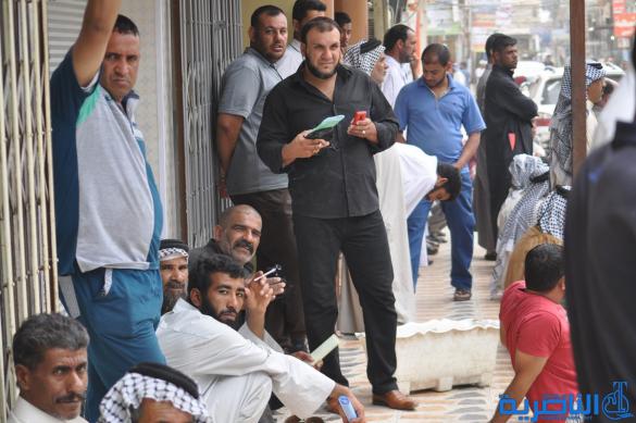  بالصور : انتقادات واسعة لالية التسجيل المعقدة في قوائم العاطلين عن العمل