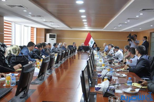 محافظ ذي قار يلتقي وزير النقل ويبحث معه اخر التطورات في مراحل إنشاء مطار الناصرية المدني بحضور محافظي ميسان و واسط – تقرير مصور -
