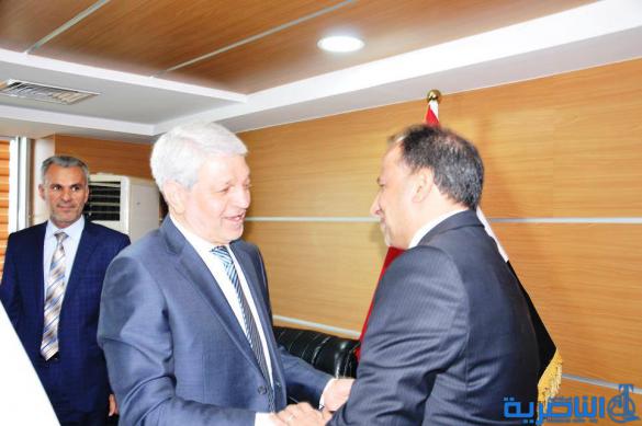 محافظ ذي قار يلتقي وزير النقل ويبحث معه اخر التطورات في مراحل إنشاء مطار الناصرية المدني بحضور محافظي ميسان و واسط – تقرير مصور -