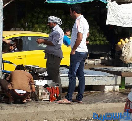 شكوى الى بلدية الناصرية من تجاوز بعض الباعه على الرصيف