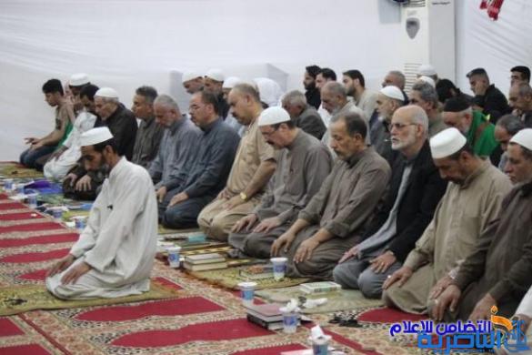 عشرات المصلين يحيون سنة الاعتكاف بمسجد الشيخ عباس الكبير في الناصرية - تقرير مصور - 