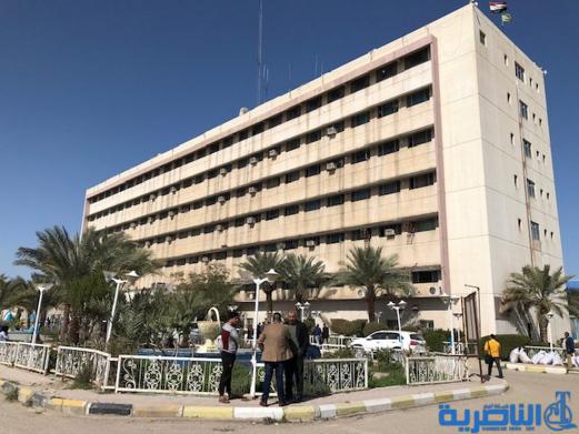 العشرات من الكوادر التمريضية يعتصمون في الناصرية للمطالبة بحقوقهم