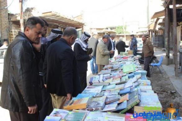 تقرير مصور عن معرض الكتاب الدائم التابع لمكتبة الامام الباقر(ع) يشهد أقبالا في شراء الكتب من قبل أبناء مدينة الناصرية