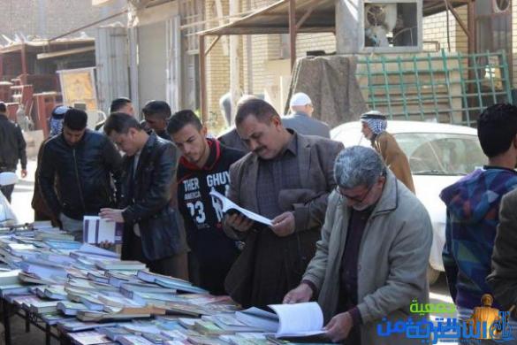 تقرير مصور عن معرض الكتاب الدائم التابع لمكتبة الامام الباقر(ع) يشهد أقبالا في شراء الكتب من قبل أبناء مدينة الناصرية