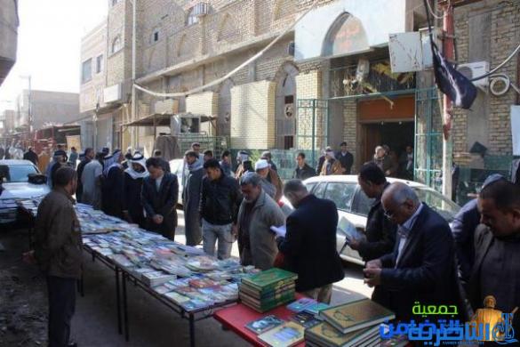 تقرير مصور عن معرض الكتاب الدائم التابع لمكتبة الامام الباقر(ع) يشهد أقبالا في شراء الكتب من قبل أبناء مدينة الناصرية