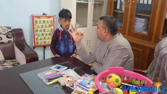 بعد إن ولد فاقدا للسمع .. مركز التضامن التخصصي يعيد الأمل إلى الطفل حسين حيدر هادي