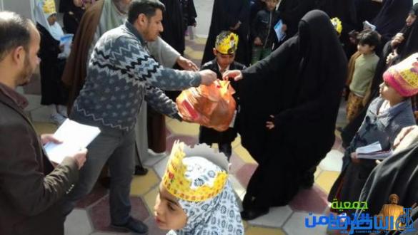 بالصور:عدد من فروع المبرات ... توزيع سلة غذائية على عوائل الأيتام الناجحين في امتحانات نصف السنة