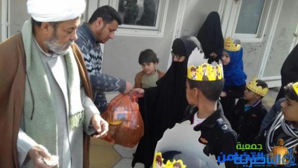 بالصور:عدد من فروع المبرات ... توزيع سلة غذائية على عوائل الأيتام الناجحين في امتحانات نصف السنة