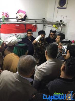 وفد مكتب آية الله الشيخ الناصري:يزورأحد الأبطال الجرحى في المستشفى مفضلا الجهاد على الدراسة الجامعية وقطعت يده اليمنى وساقه الأيمن
