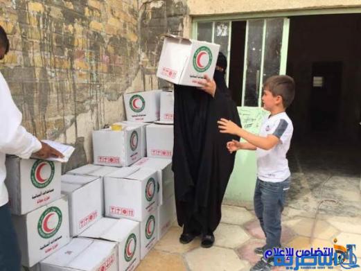 مدرسة التضامن السابعة و بالتعاون مع جمعية الهلال الأحمر توزع سلات غذائية على عوائل الأيتام - مصور-‎