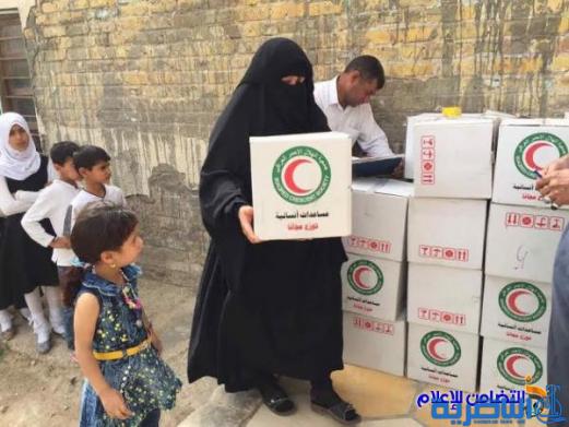 مدرسة التضامن السابعة و بالتعاون مع جمعية الهلال الأحمر توزع سلات غذائية على عوائل الأيتام - مصور-‎