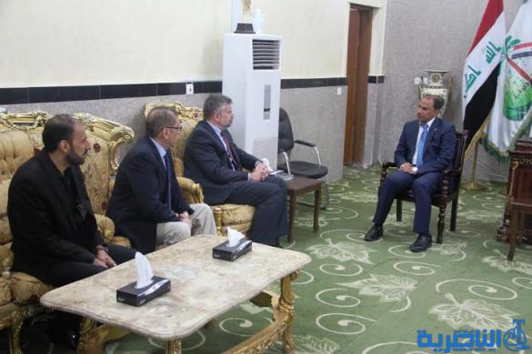 محافظ ذي قار يستقبل القنصل الامريكي ، والاخير يعد بوضع خطة للاهتمام بالقضايا الاقتصادية والمواقع الاثارية
