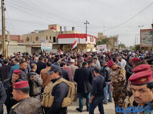 بالصور:العشرات يتظاهرون ضد الخصخصة في ذي قار