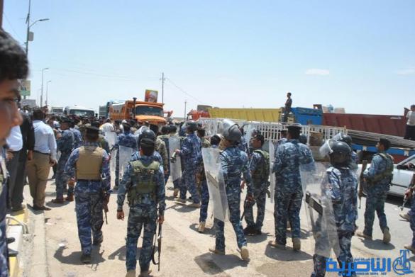 فض اعتصام لمتظاهرين قطعوا الطريق الدولي في الغراف بعد الاستجابة لمطالبهم بخصوص الكهرباء – تقرير مصور –