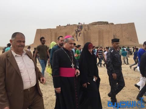 بالصور : وفد مسيحي يحيي قداسا في اور الاثرية ويزور اهوار الجبايش