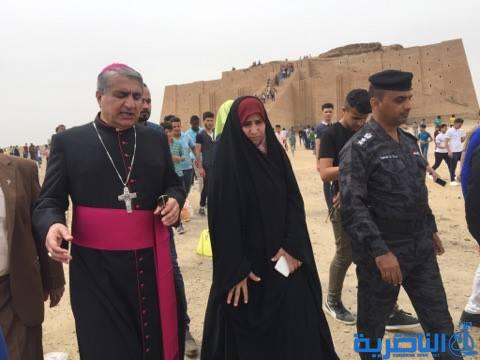 بالصور : وفد مسيحي يحيي قداسا في اور الاثرية ويزور اهوار الجبايش