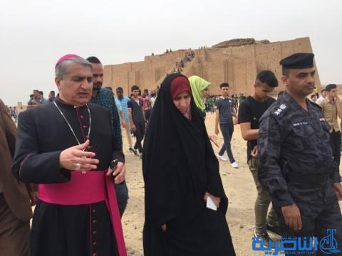 بالصور : وفد مسيحي يحيي قداسا في اور الاثرية ويزور اهوار الجبايش