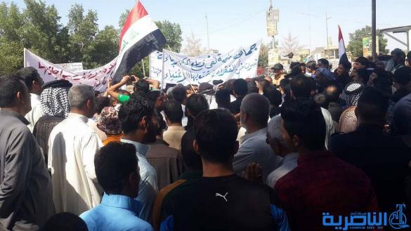 العشرات يتظاهرون في الدواية لدعم البطاقة التموينية واستثنائهم من الخصخصة - تقرير مصور -