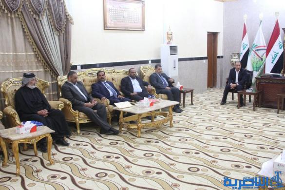 محافظ ذي قار يلتقي عدد من ذوي الشهداء المطالبين بالإسراع بحسم استملاك قطعهم المتجاوز عليها