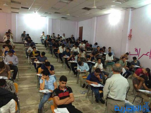بالصور : مرشحو المجموعة الطبية في ذي قار يؤدون الاختبار التنافسي
