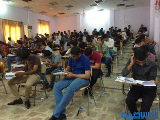 بالصور : مرشحو المجموعة الطبية في ذي قار يؤدون الاختبار التنافسي