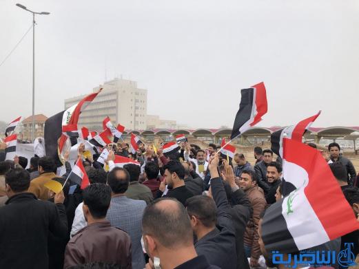 ذي قار :ذوو المهن الصحية يعتصمون احتجاجا على &quot;التسويف&quot; في تنفيذ مطالبهم 