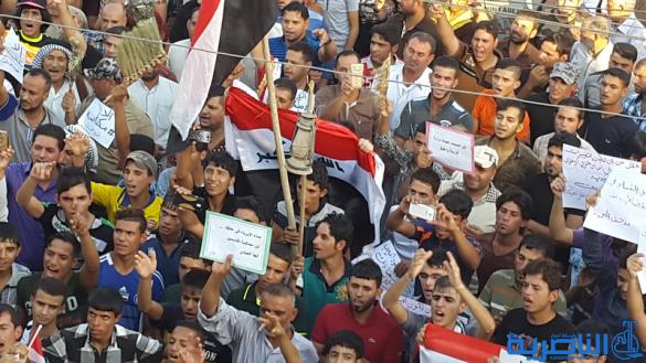 بالصور : المئات يتظاهرون في مدينة الشطرة للمطالبة بالخدمات واصلاح القضاء