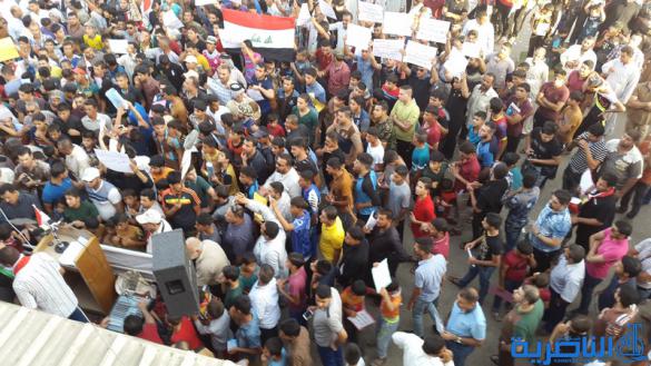 بالصور : المئات يتظاهرون في مدينة الشطرة للمطالبة بالخدمات واصلاح القضاء