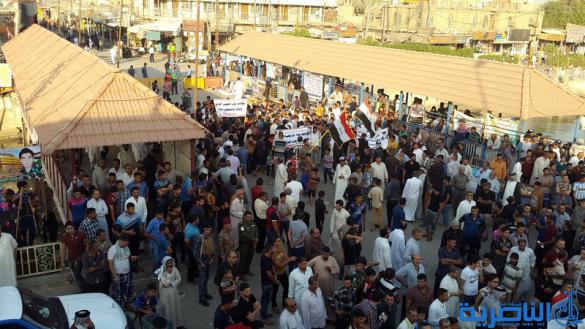 بالصور : المئات يتظاهرون في مدينة الشطرة للمطالبة بالخدمات واصلاح القضاء