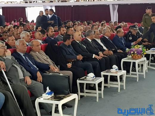 محافظ ذي قار يطالب بإنصاف المعلم وإقرار قانون حمايته