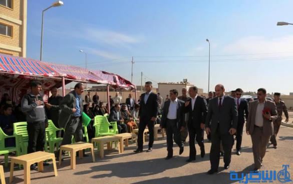 محافظ ذي قار يوزع 380 شقة سكنية في مجمع الشموخ على الشرائح المستفيده ويؤكد تواصل العمل في مشاريع سكنية اخرى - تقرير مصور -