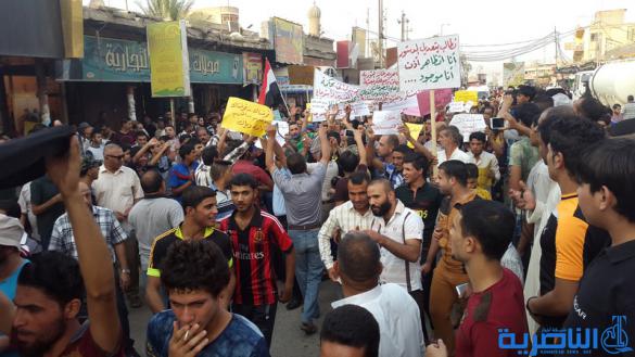 المئات يتظاهرون في مدينة الشطرة للمطالبة بالخدمات ومحاسبة المفسدين - تقرير مصور -