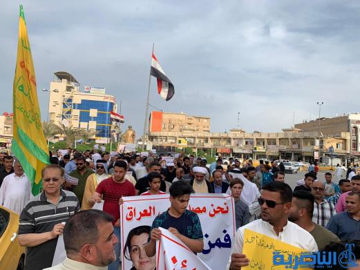العشرات يتظاهرون في الناصرية ضد الاساءة للرموز الدينية