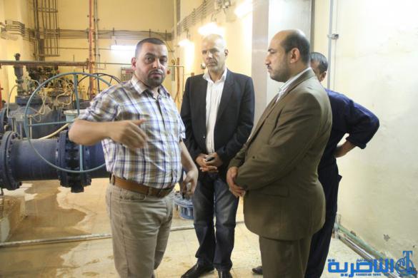 محافظ ذي قار يكلف نائبه بمتابعة عمل مجمعات الماء ومعالجة الشحة في مدينة الصدر وعدد من الاحياء السكنية - تقرير مصور - 