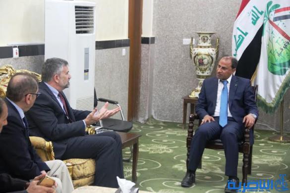 محافظ ذي قار يستقبل القنصل الامريكي ، والاخير يعد بوضع خطة للاهتمام بالقضايا الاقتصادية والمواقع الاثارية