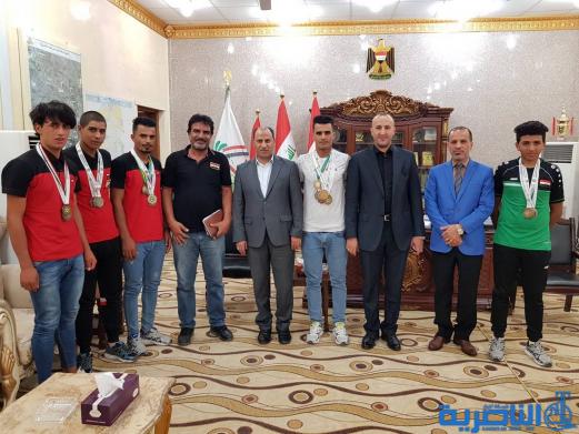 الناصري يستقبل لاعبي منتخب الدراجات ويشيد بانجازه في البطولة العربية بالجزائر