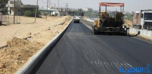 استئناف العمل بتعبيد الممر الثاني لطريق ( الناصرية - اصلاح ) بعد عام من توقفه