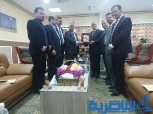 جامعة ذي قار تقلد مدير نفط ذي قار درع الجامعة لجهوده بدعم العمل الاكاديمي