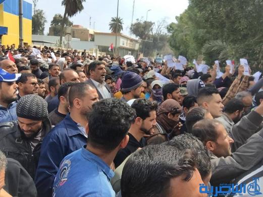موظفو ماء ذي قار يتظاهرون للمطالبة بتحسين الرواتب - تقرير مصور -