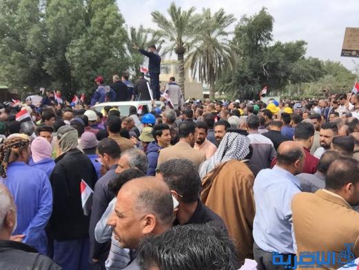 موظفو ماء ذي قار يتظاهرون للمطالبة بتحسين الرواتب - تقرير مصور -