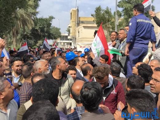 موظفو ماء ذي قار يتظاهرون للمطالبة بتحسين الرواتب - تقرير مصور -