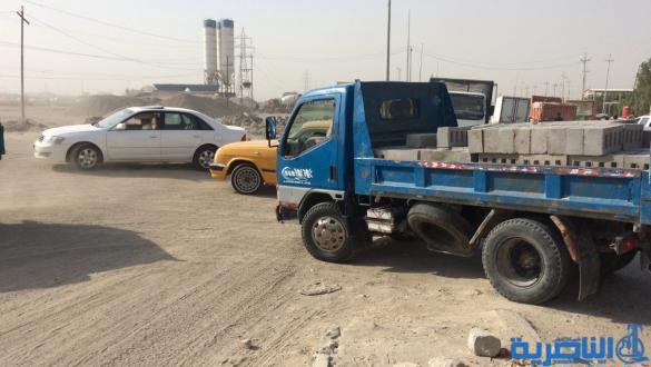 بالصور : تحويلة مؤقتة تتحول لكابوس دائم في تقاطع الاسكان الصناعي ، والبلدية تصم اذانها